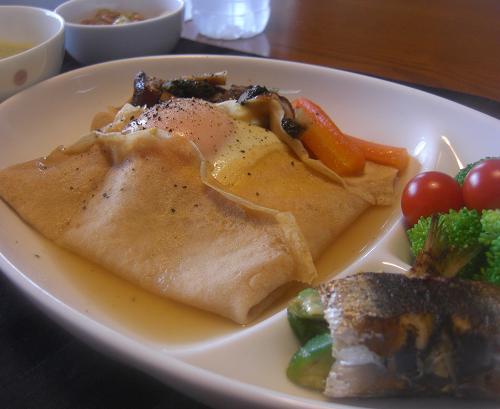 大慌てのお片付けガレット と ささやかなミニクレープ 野菜もりもり 地道にお弁当